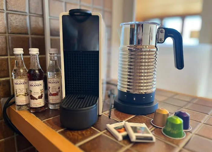 Апартаменты The Alpine By The Slopes & Frience *