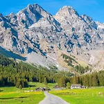 아파트 The Alpine By The Slopes & Frience *