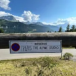 The Alpine By The Slopes & Frience 그리옹
